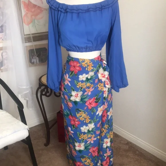 Beautiful wrap Hawaiian silk skirt - Picture 2 of 7